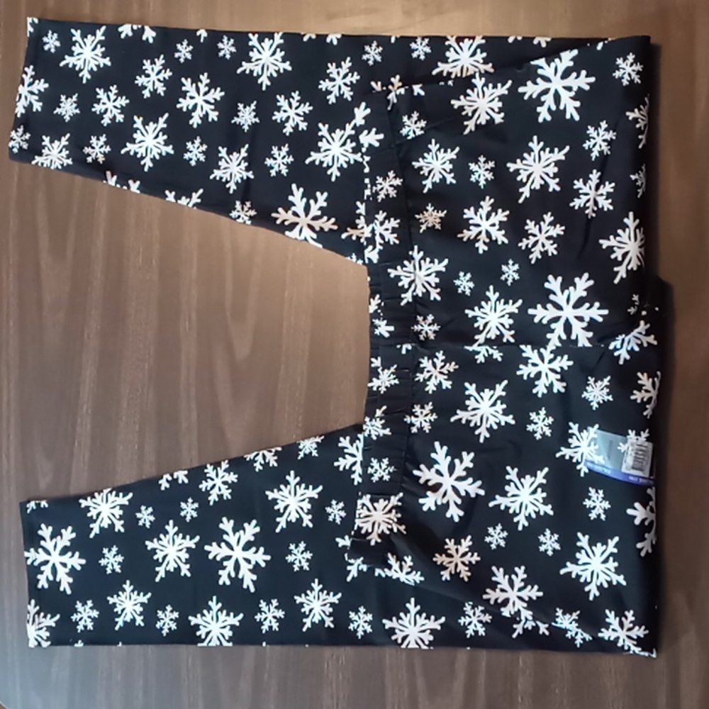 No Boundaries Black w White Snowflake Ankle Leggings 2X(19) NWT